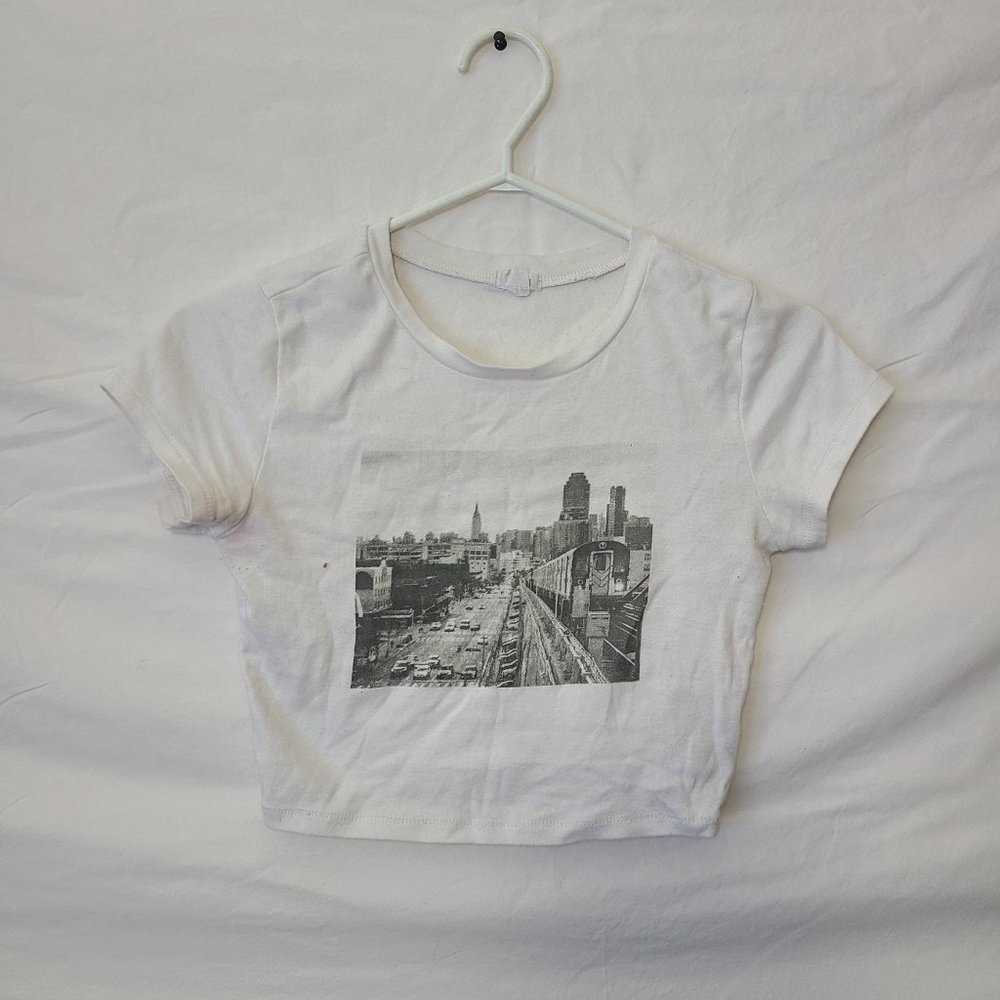 Garage Graphic Cropped Tee